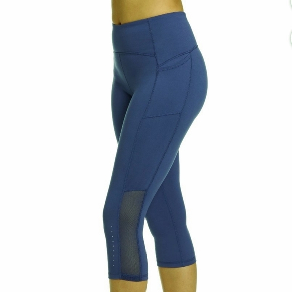 Reebok Pants - Reebok On The Run High Rise Capri